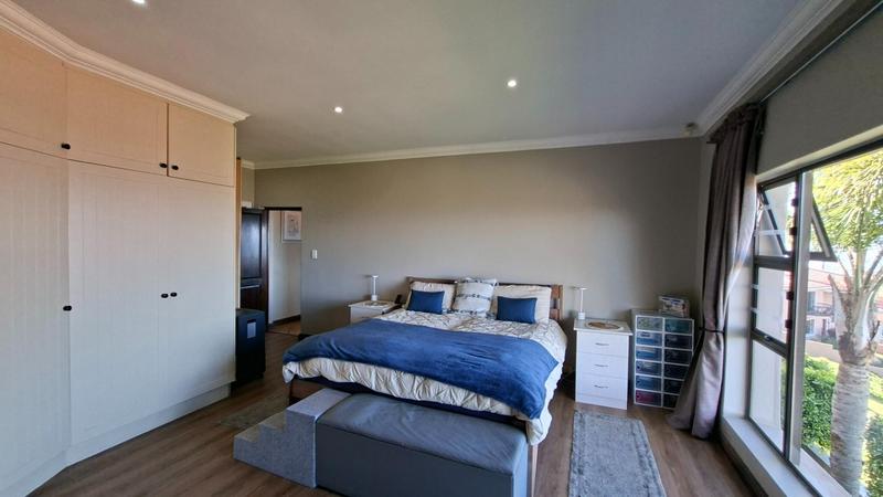 4 Bedroom Property for Sale in Avonddans Western Cape